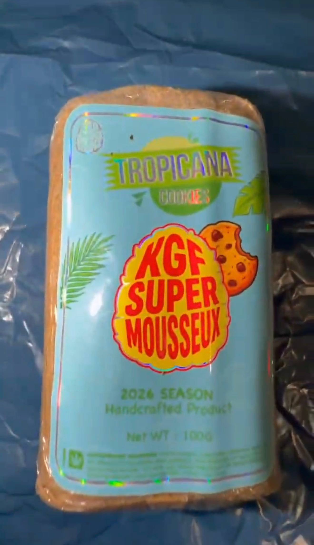 JAUNE MOUSSEUX 🧽 By K.G.F